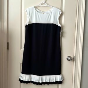 Size 14 Black and white sleeveless zipper dress